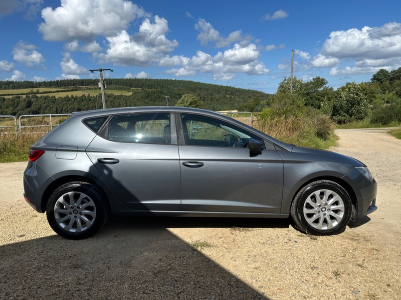 SEAT LEON